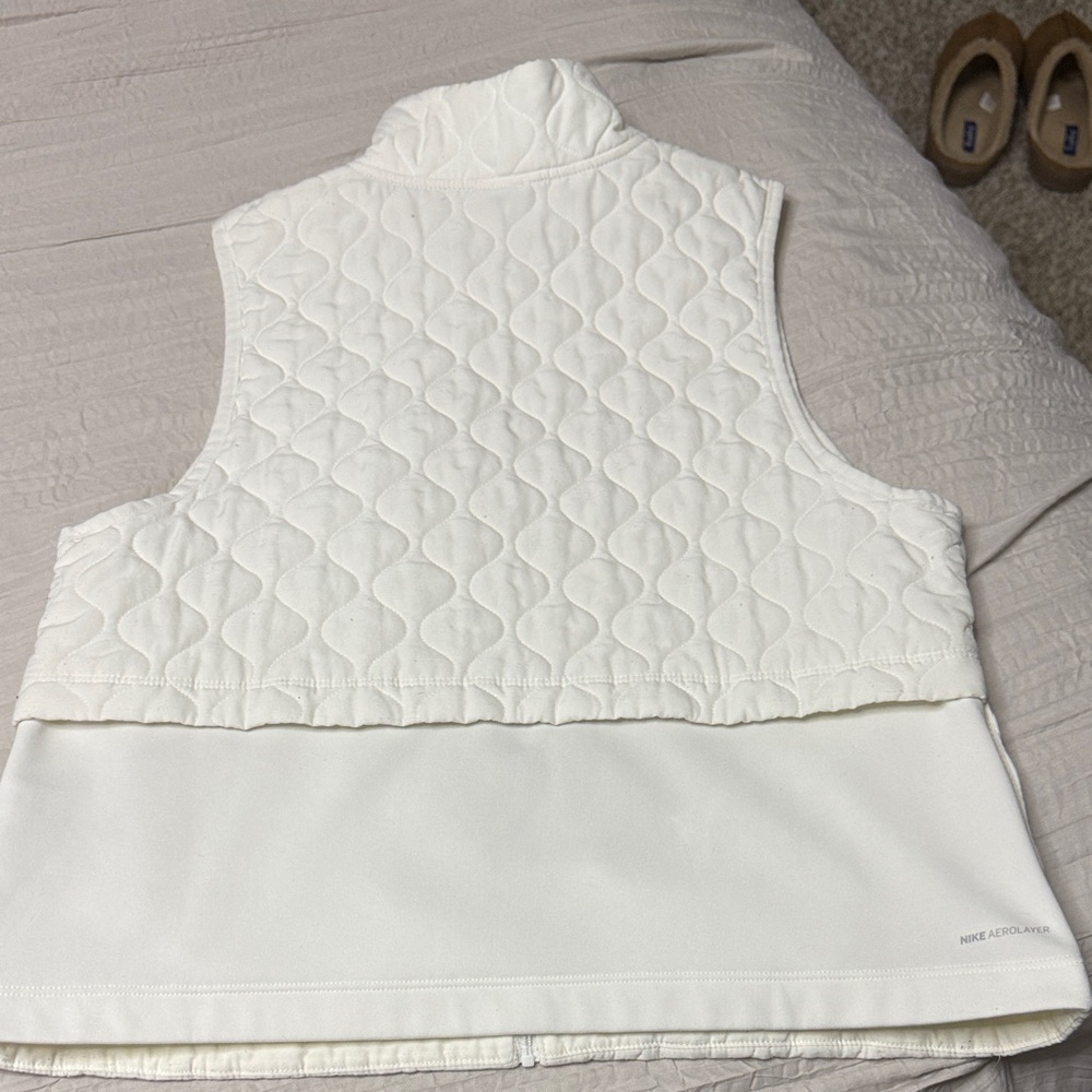 Nike Women's Quilted Vest - Picture 3 of 4